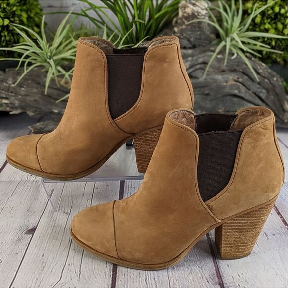 Vince Camuto Hame Suede Booties - Picture 4 of 9